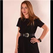 Studentessa diplomata al liceo linguistico, impartisce ripetizioni di inglese e spagnolo per scuole medie e superiori